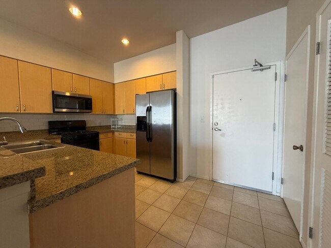 Building Photo - Downtown Condo in the Heart of San Diego!