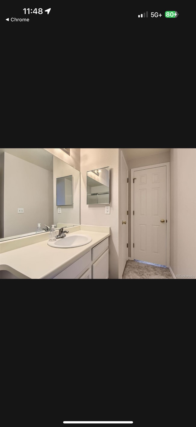 Building Photo - 1470 S Quebec Way