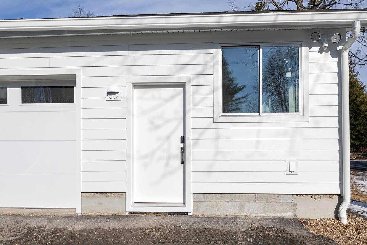 Foto principal - 92 Maple Ave