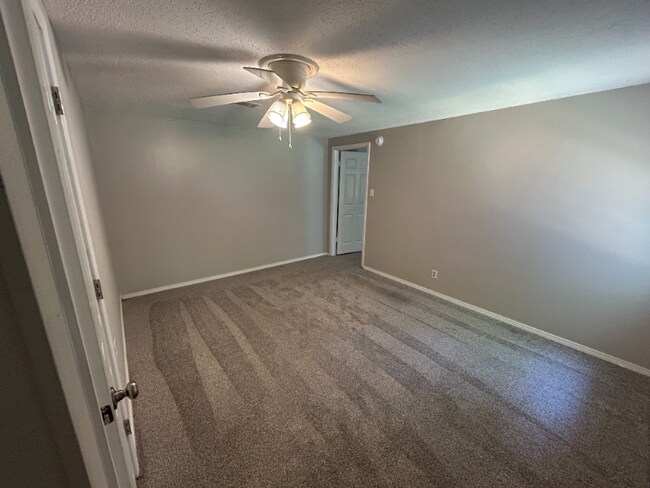 Foto del edificio - 8724 Ocean Springs Rd