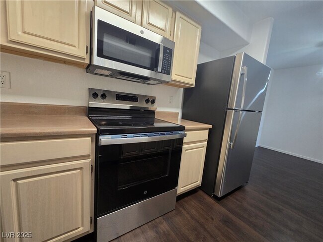 Foto del edificio - 555 E Silverado Ranch Blvd