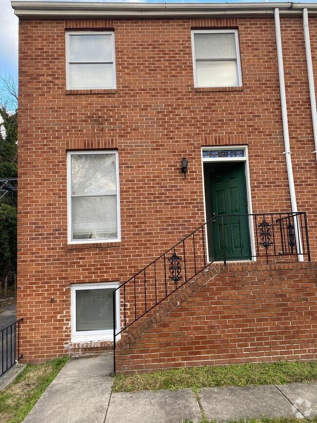 Building Photo - 1123 Willinger Ct