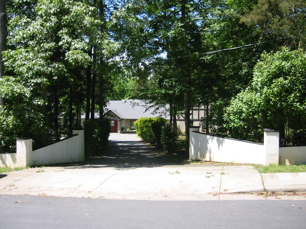 Primary Photo - 7524-7526 Swans Run Rd