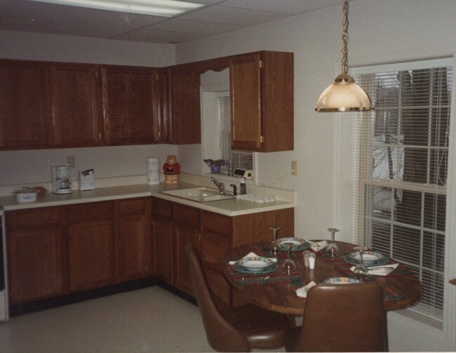 Building Photo - 326 Poplar St