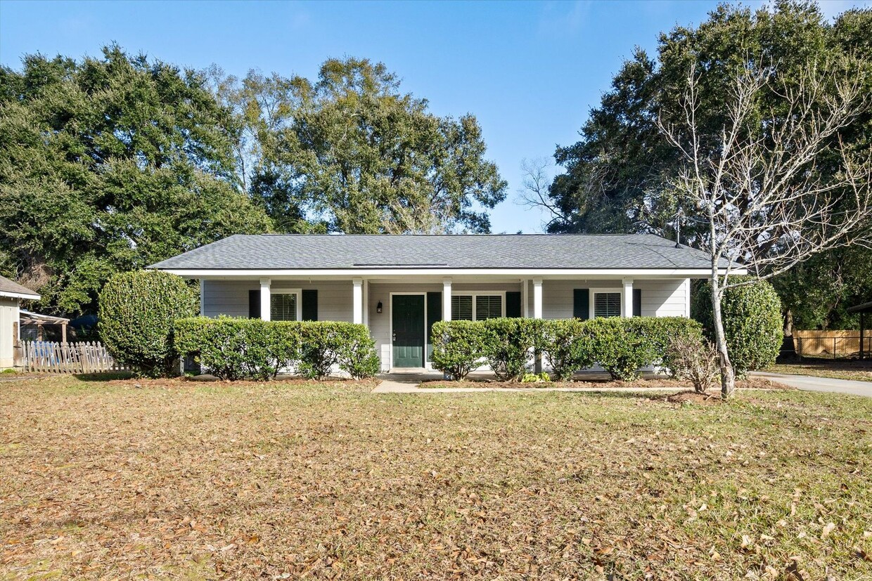 Primary Photo - 3 BR 2 Ba home in Fairhope