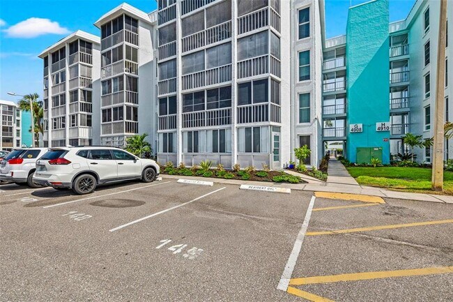 Building Photo - 4908 38th Way S