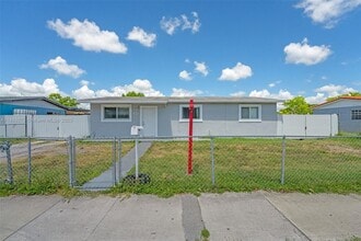 Building Photo - 19400 SW 114th Ave