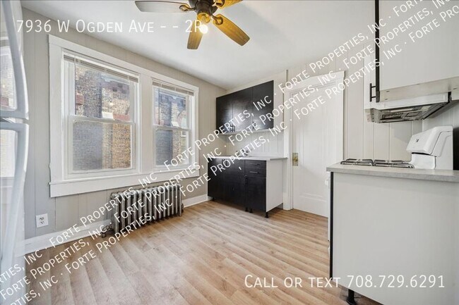 Building Photo - 2 bedroom, 1 bath