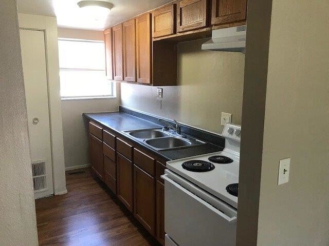 Foto del edificio - 1132 E John St