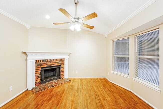 Foto del edificio - 5837 Janet Dr