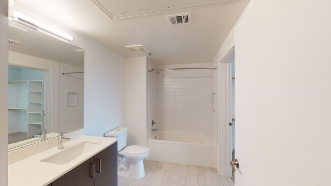 Interior Photo - Cirrus