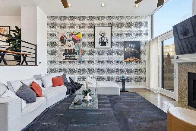 Foto del edificio - 657 N Carpenter St