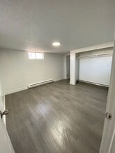 Building Photo - 135 Davis Ave