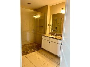 Building Photo - 370 Marshall Ave Building Photo - 370 Marshall Ave