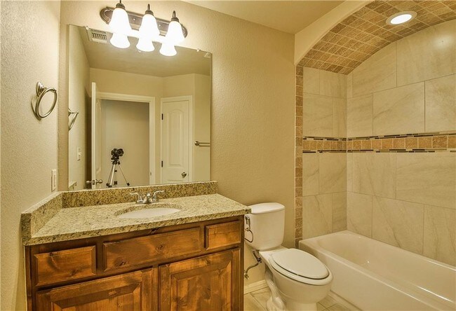 Building Photo - 209 Shady Grove Dr