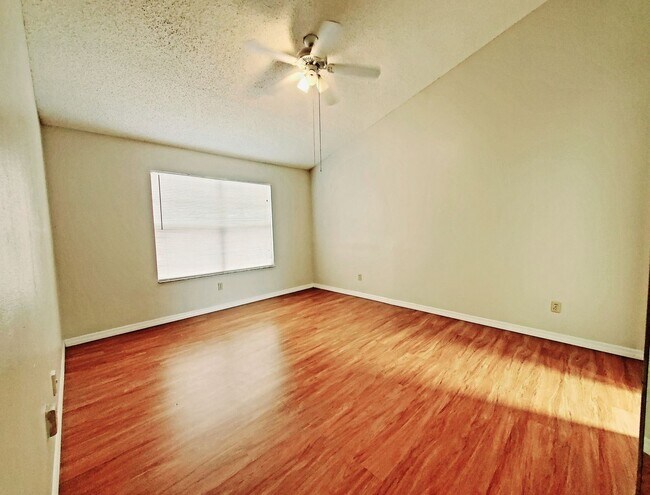 Foto del edificio - 2747 N Poinciana Blvd