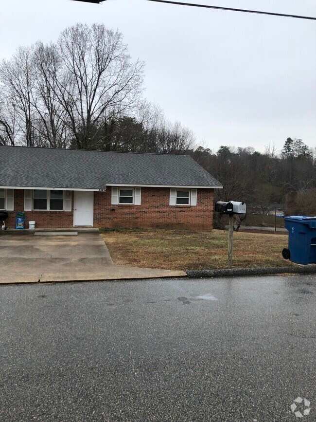 River Cove Apartments for Rent with Hardwood Floors Harrison, TN 3