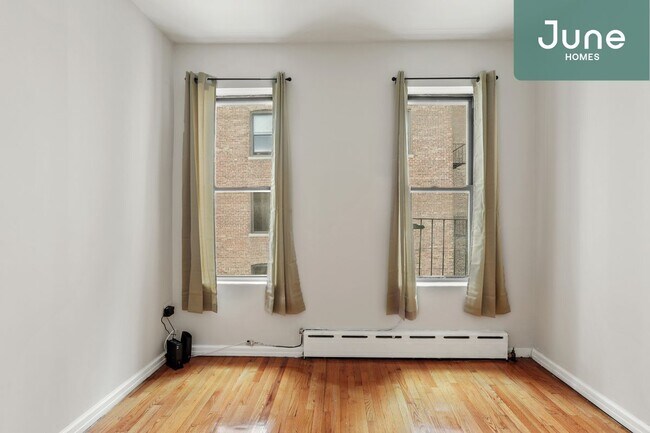 Building Photo - ROOM ONLY in 3-bed/1.0-bath Home