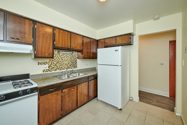 Foto del edificio - 2411 W Fargo Ave