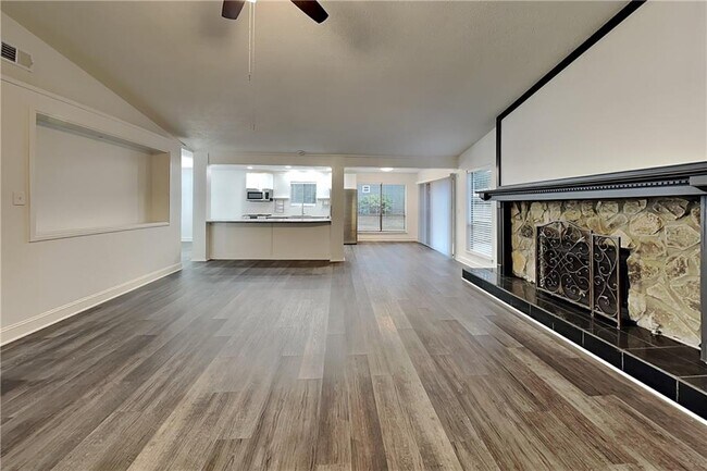 Foto del edificio - 4365 Reef Rd