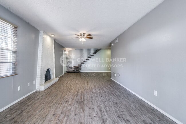 Building Photo - 5332 Kenosha Ave