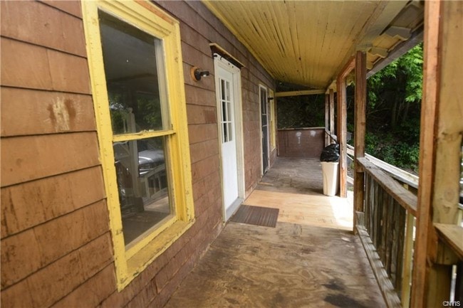 Building Photo - 307 Moulton St