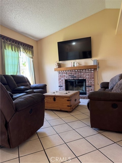 Foto del edificio - 15762 Orchid Ave