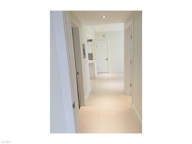 Foto del edificio - 1620 Bay Rd