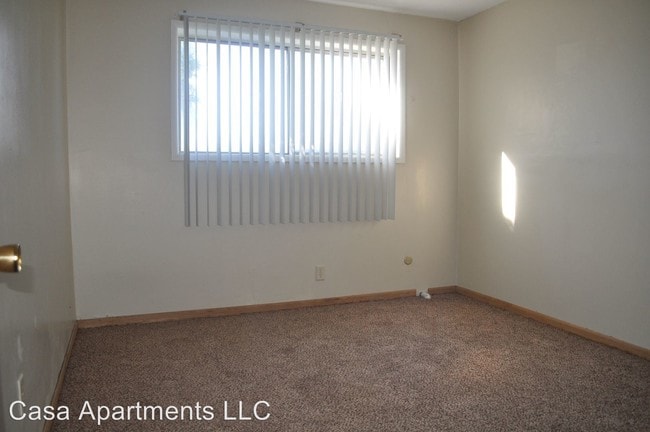 Building Photo - 2102 Clarkview Dr