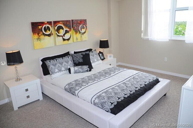 Foto del edificio - 9365 SW 77th Ave