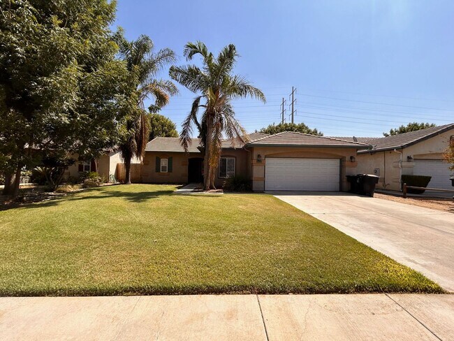 Foto del edificio - Beautiful home for rent in Visalia!