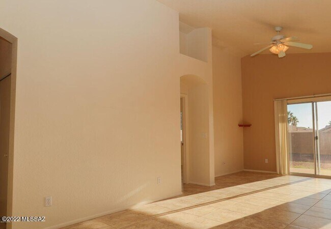 Foto del edificio - 9258 E Muleshoe St