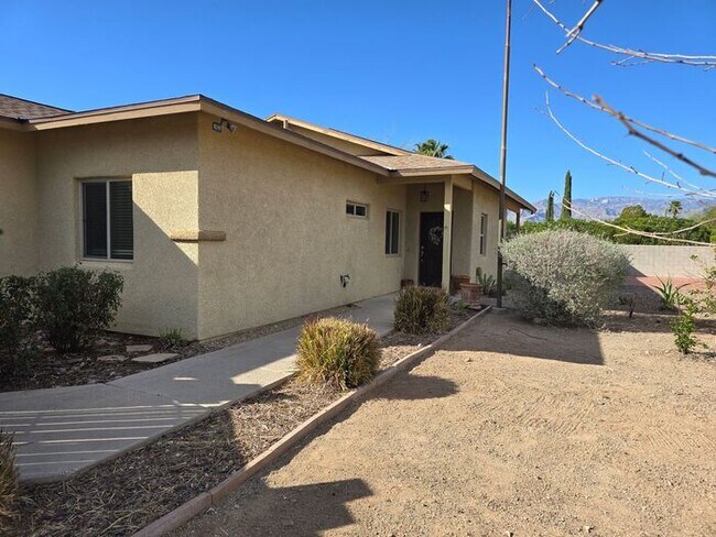 Foto del edificio - Beautiful East Side Home!!! Won't Last!! Must See!!