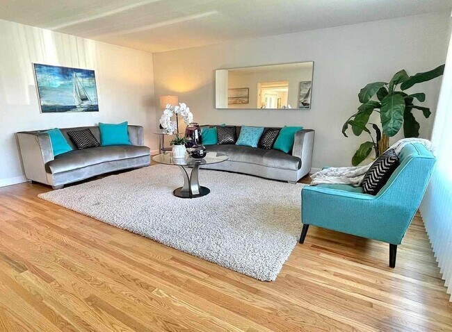 Foto del edificio - 7014 Portage Rd