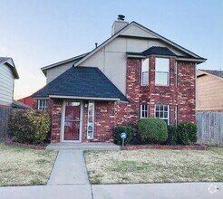 Building Photo - 2119 Parkview Dr