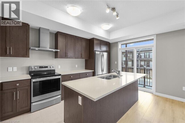 Building Photo - 11 Lomond Ln