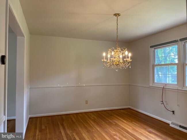 Building Photo - 134 Chapel Hill Dr