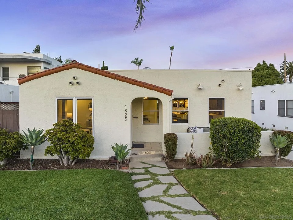 Primary Photo - 4825 Biona Dr