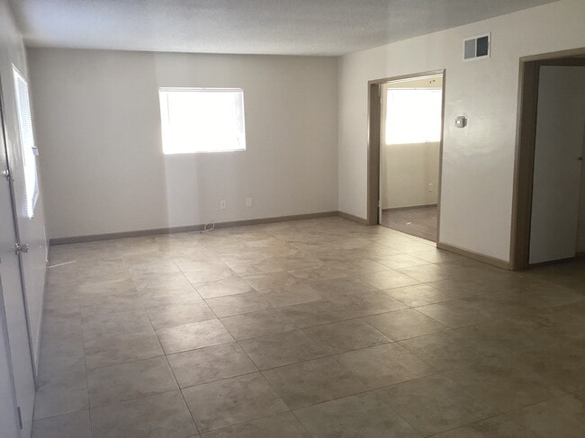 Building Photo - 138 N Vecino Dr