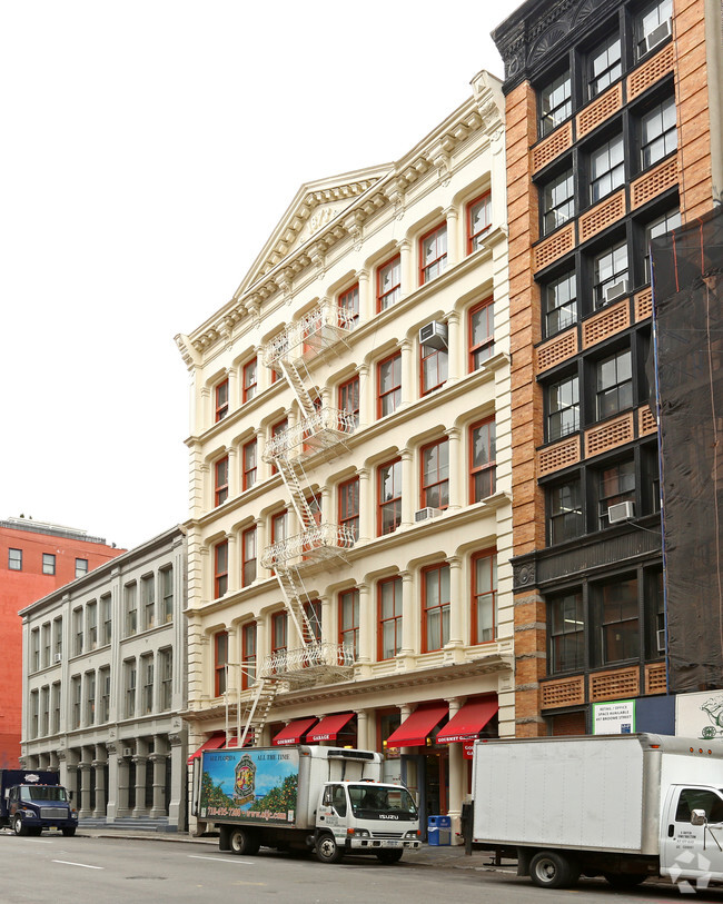 Building Photo - 489 Broome St