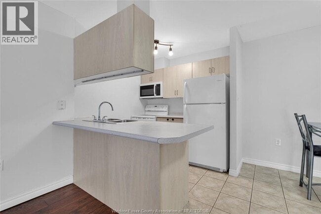 Photo du bâtiment - 1390 Lauzon Rd