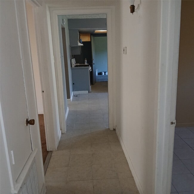 Building Photo - 11223 Spottswood Dr