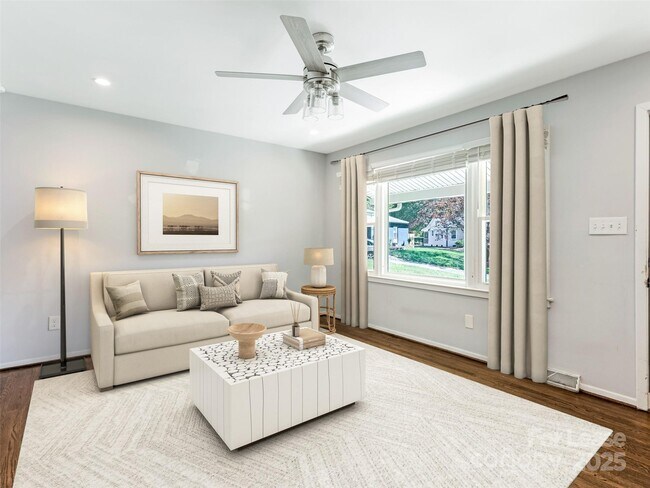 Foto del edificio - 3523 Clardy Ct