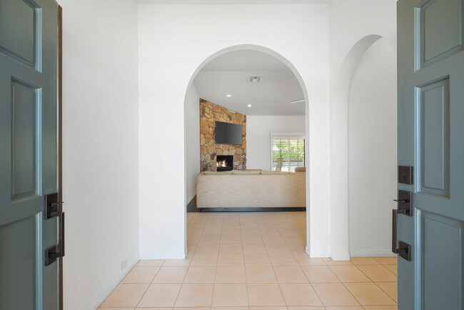 Building Photo - 79805 Trinidad Dr