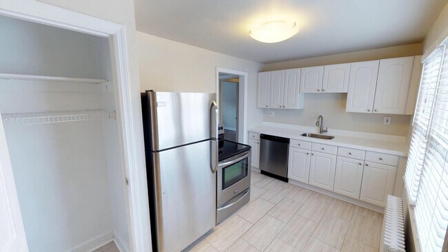 Foto del edificio - Loomis Drive Apartments