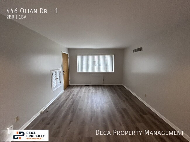 Foto del edificio - 446 Olian Dr