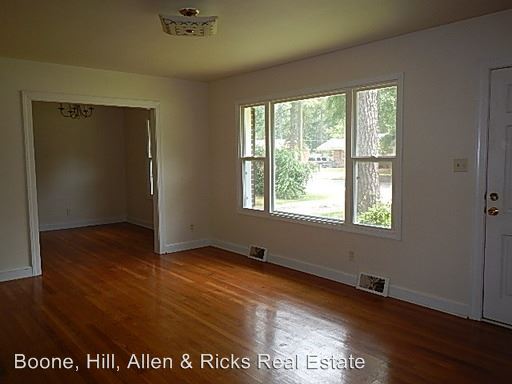 Building Photo - 2804 Winstead Rd