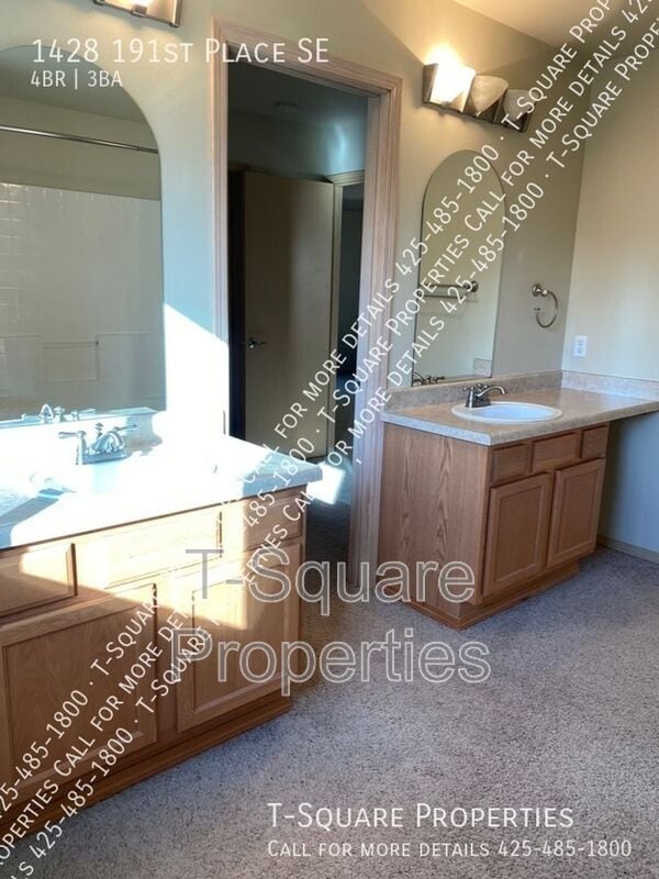 Foto del edificio - 1428 191st Pl SE
