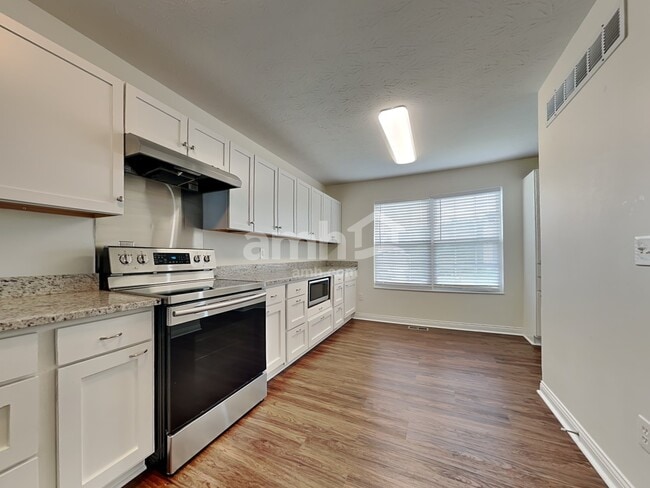Building Photo - 10425 Sharpsburg Dr