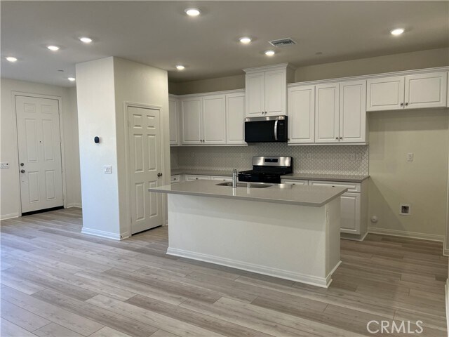 Building Photo - 4227 E Carmel Privado